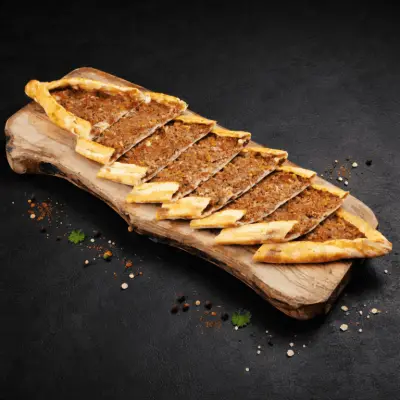 Kıymalı Pide (Kaşarlı/Kaşarsız)
